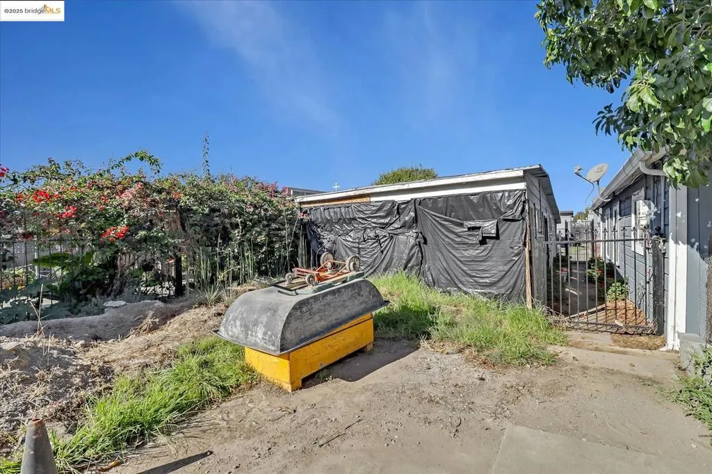 1507 48th Ave, Oakland, California 94601 home-pic-31